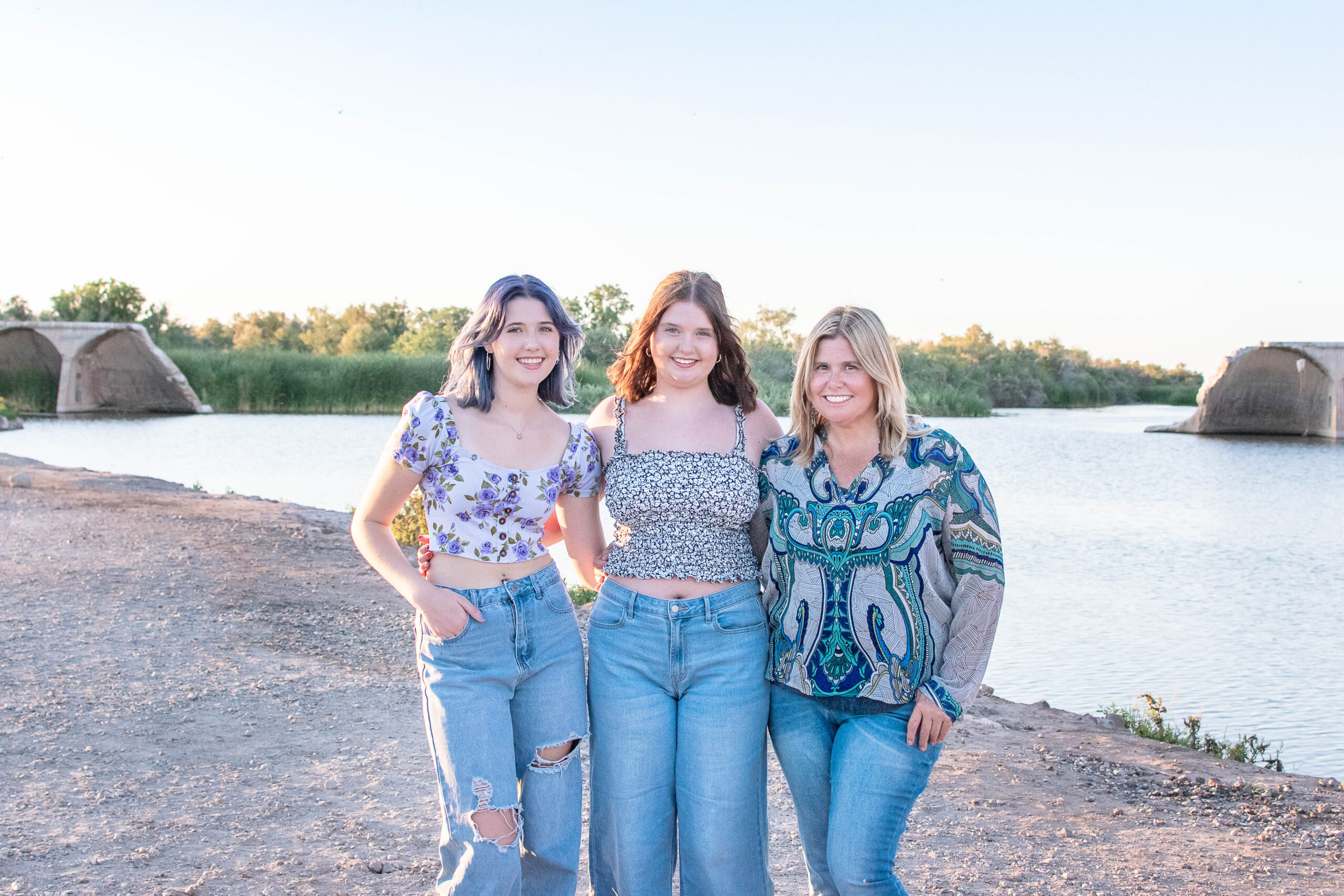 Flaunt Your Fabulous: How to Feel Confident Before the Family Photoshoot