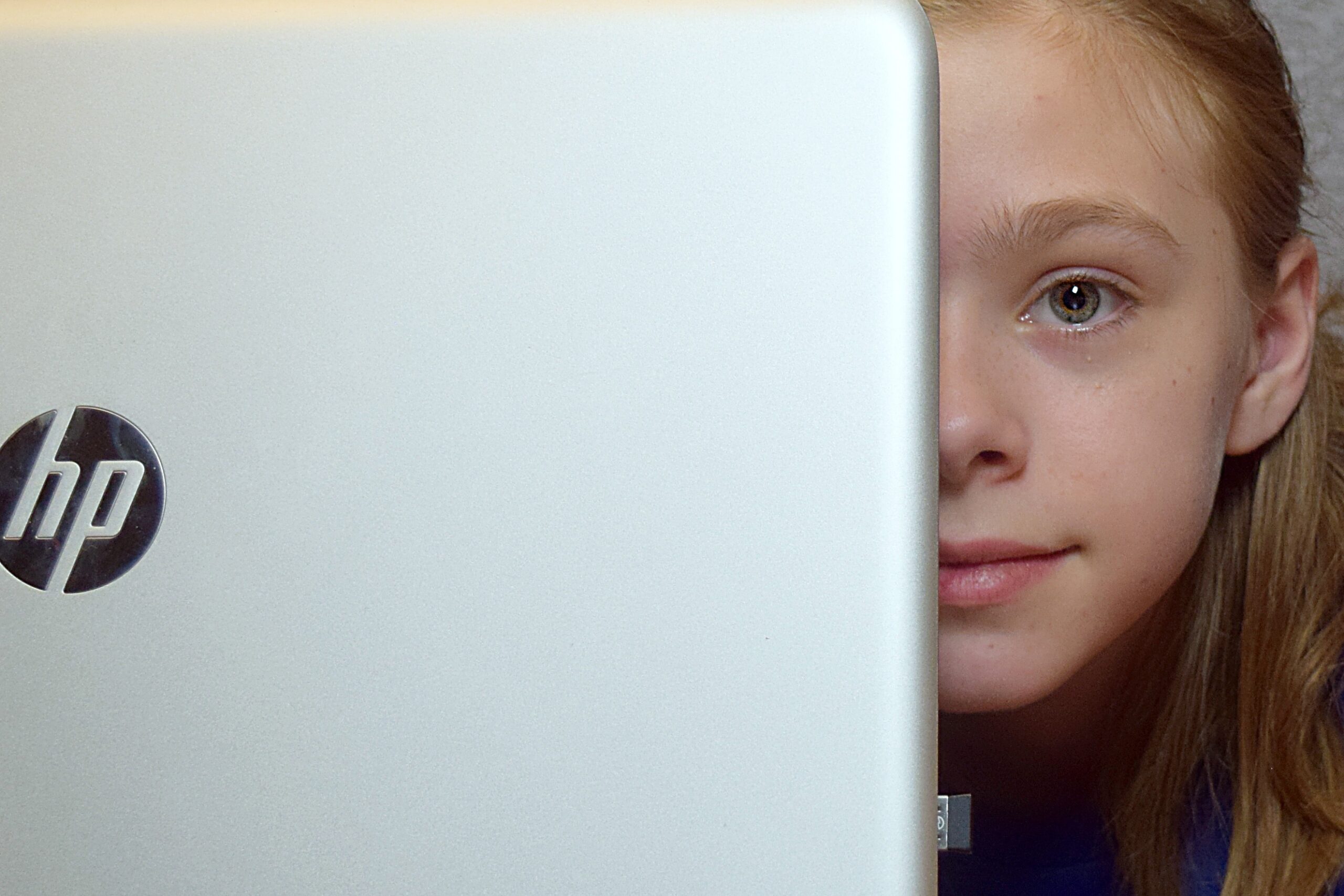 Capturing Memorable Back-to-School Photos: Tips for Parents