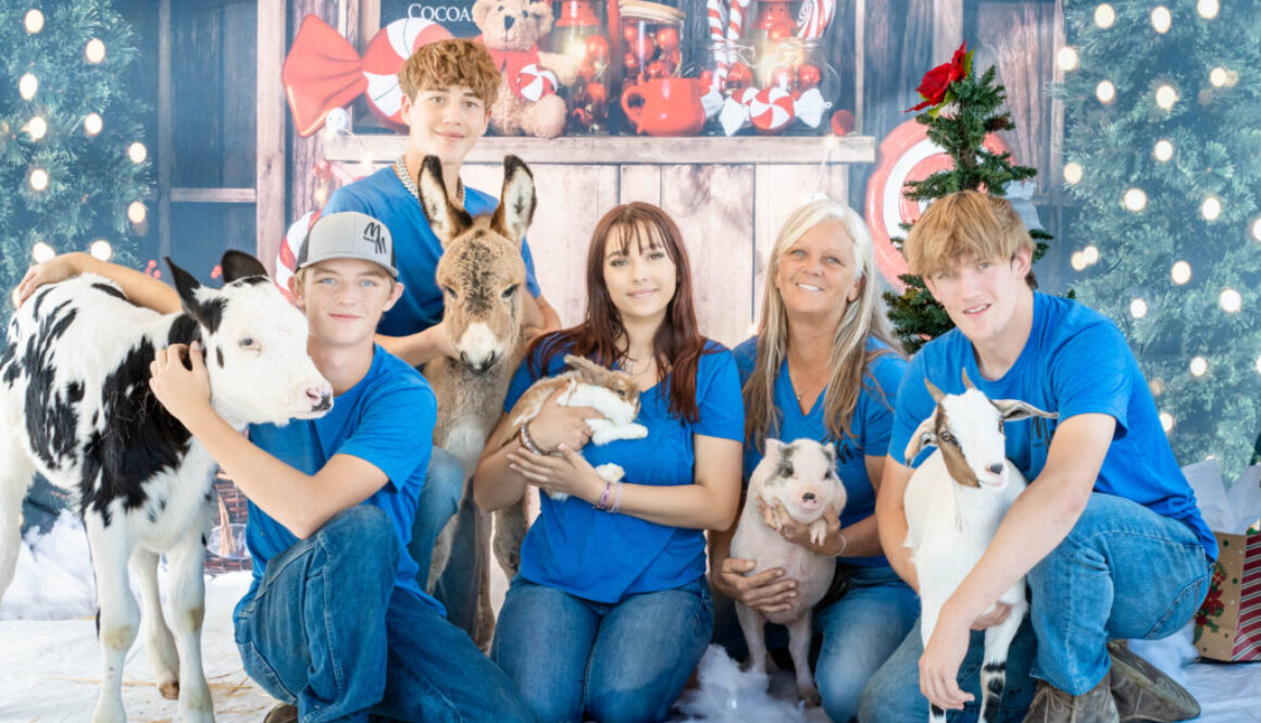 A Christmas to Remember: Photos with MM Ranch Mobile Petting Zoo Farm Animals