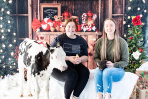 A Christmas Barnyard Bash: Capturing Adorable Moments at the Waddell Farmers Market