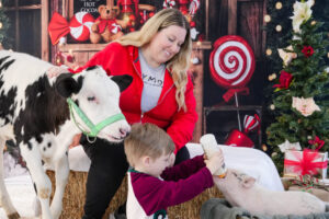 A Sweet Holiday Photoshoots at the Get Local Waddell Farmers Market