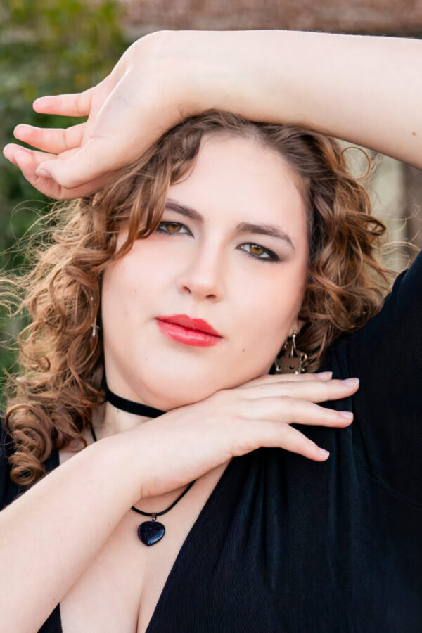 Graduate-Girl-DowntownGlendale-az-photography--2