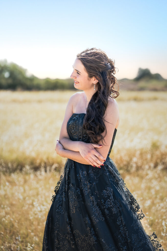 Arizona prom pictures in an open field